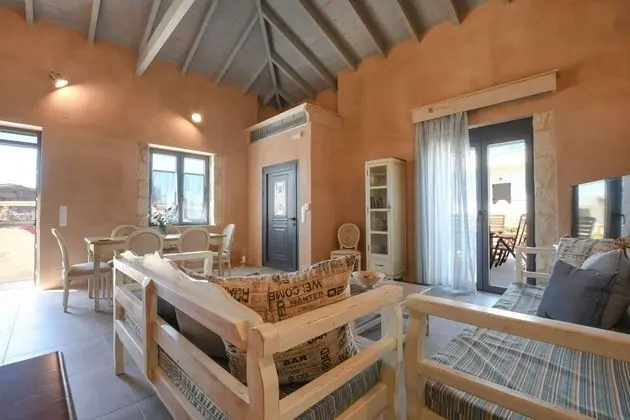 Arismari Villa - Private Pool - Oda Düzeni