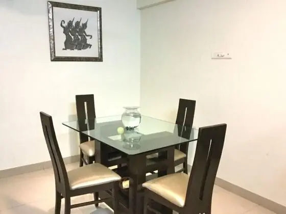 Arista Service Apartments - Khernagar - Oda Düzeni