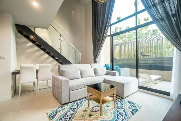 Aristo 216 - Pool Access Duplex in Surin Condo for 4 People - Oda