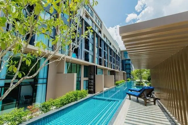 The Aristo Resort Phuket by Holy Cow - Havuz