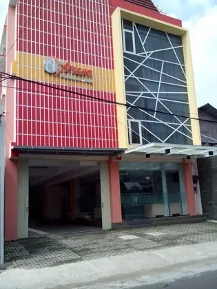 The Arizon at Malioboro Hotel - 1
