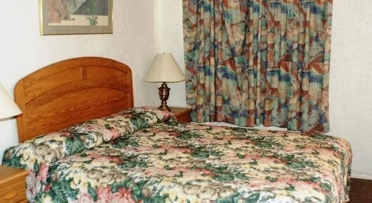 Arizona Inn & Suites