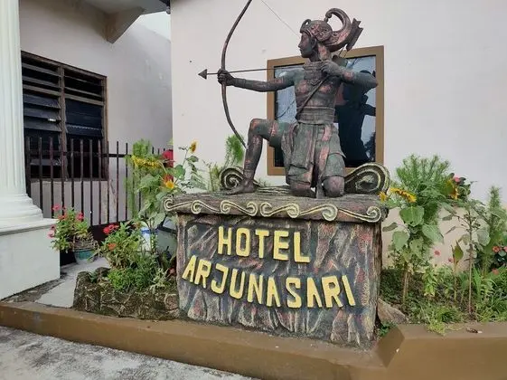 Hotel Arjuna Sari Bandungan - Dış Mekan