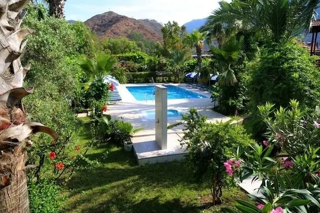 Arkadaş Otel