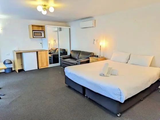 Arkana Motor Inn & Terrace Apartments - Oda