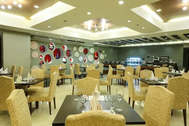 Armada Hotel Manila - Yeme / İçme