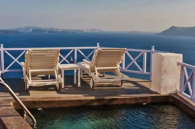 Armeni Village Rooms & Suites