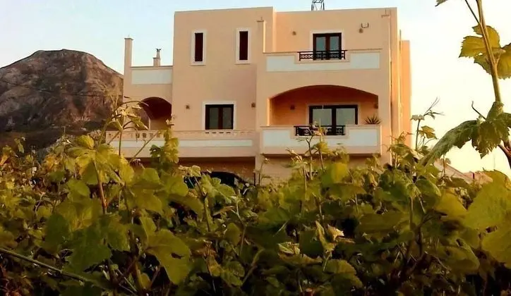 Armi Villa