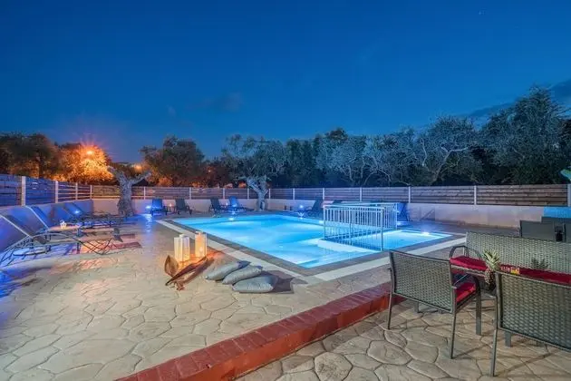 Armonia Studios & Apartments