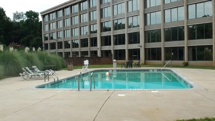 Armstrong Inn and Suites - Havuz