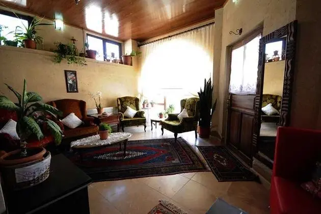 Arno Valley Hotel - Lobi