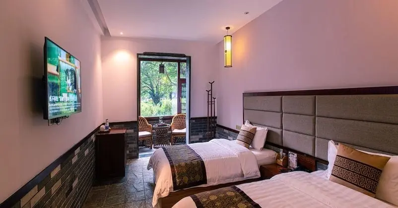Aroma Tea House - 1