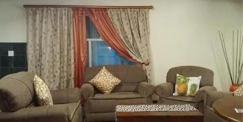 Aron's Guest House Bed & Breakfast - Lobi