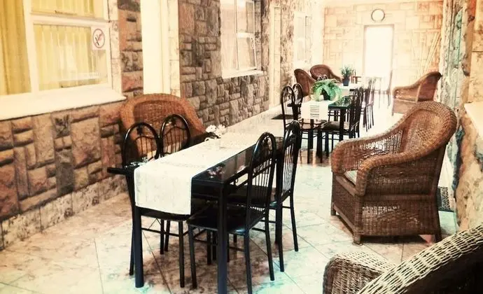 Aron's Guest House Bed & Breakfast - Yerinde Yemek