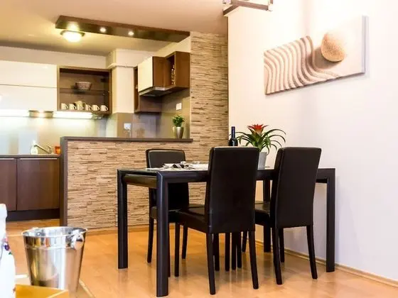 Arpad Bridge Apartments - Mutfak