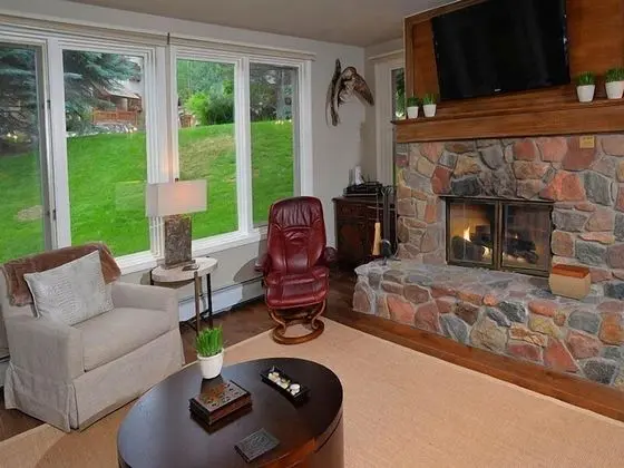 Arrowhead Village Condo - 104 Seasons Lodge - Oda Düzeni