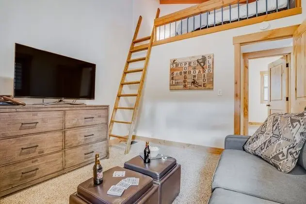 Arroyo by Avantstay Peaceful Mountain Townhouse w/ Large Private Balcony - İç Mekan