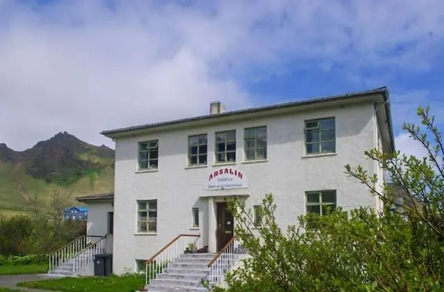 Ársalir Guesthouse - 1