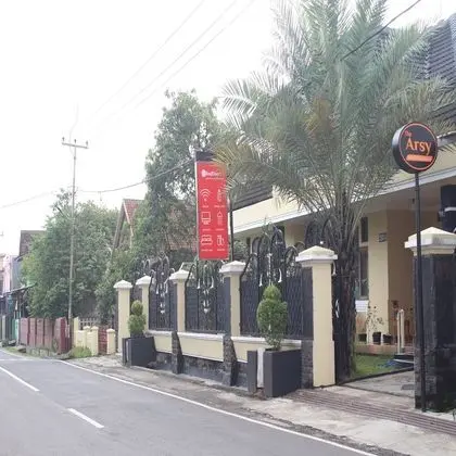 The Arsy Syariah Guest House - Dış Mekan