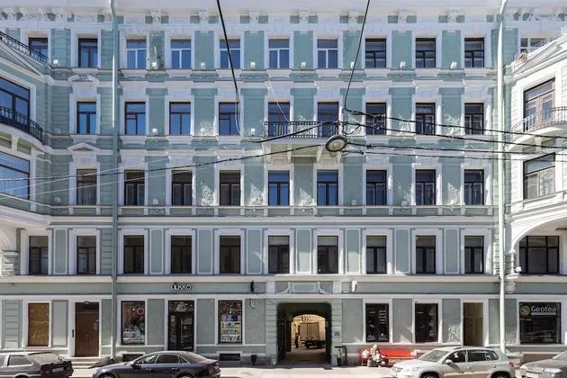 Art Apartment on Nevskiy Avenue