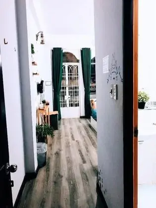 The Art - The Buddy's House - Lobi