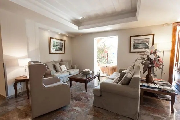 Art Hotel Debono - Lobi