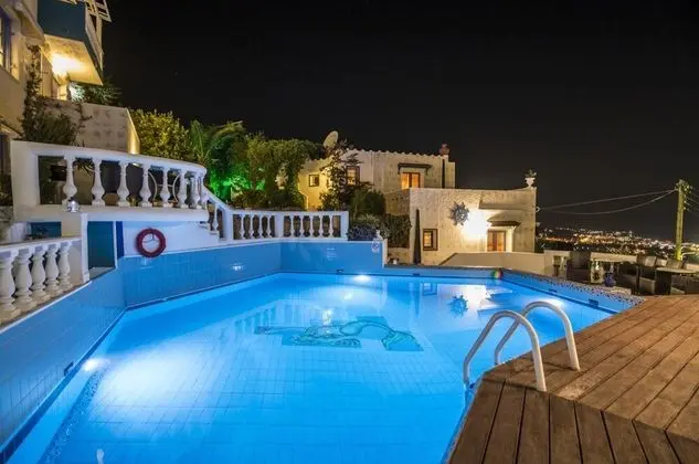 Art Deco Apartment and Studio With See View for 7 People - Dış Mekan