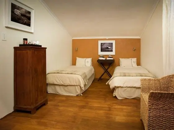 Art Gallery Guesthouse Thandekayo - Oda