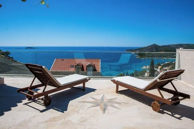 Villa Art Gallery - Six Bedroom Villa with Terrace and Swimming Pool - Dış Mekan