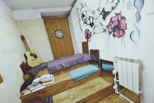 Art Hostel Squat - Öne Çıkan Resim