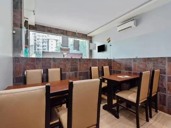 Art Mumbai Airport Hotel - Yerinde Yemek