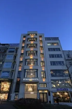 Art Nouveau Pera