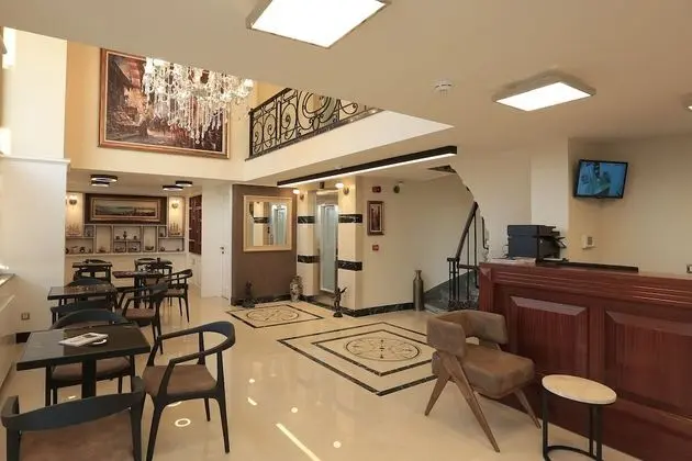 Art Nouveau Pera - Lobi