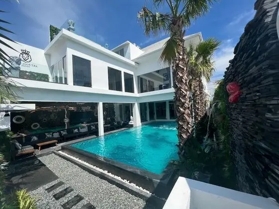 Art Pool Villa - Havuz