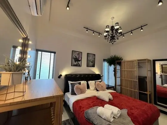 Art Pool Villa - Oda