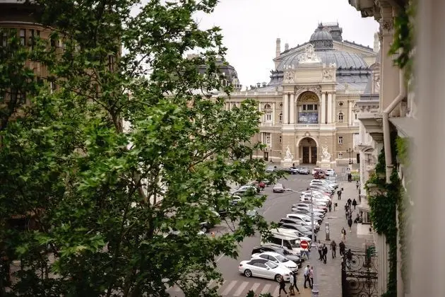 Art Suites on Deribasovskaya 10