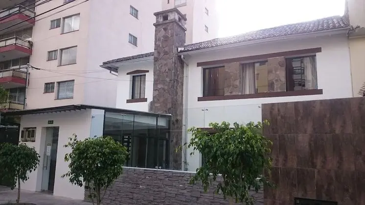 Hotel + Arte