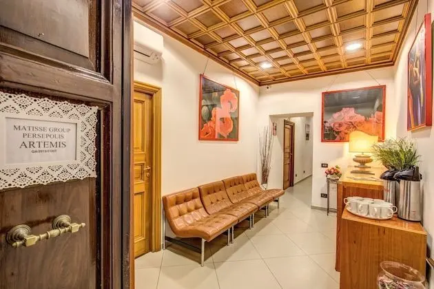 Artemis Guest House - Lobi