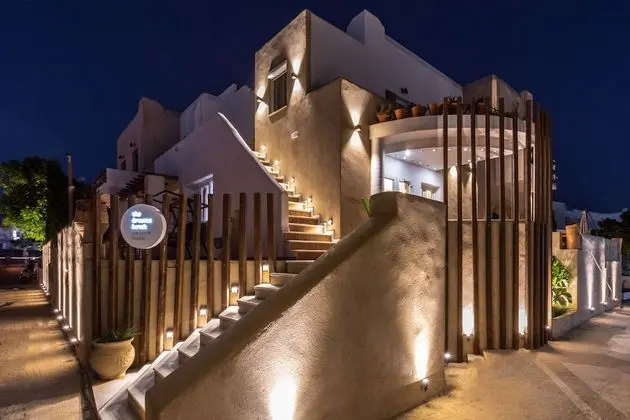 Artemis Hotel