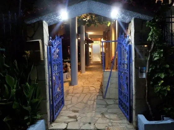 Artemis Studios & Apartments - Lobi