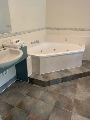 Arthur Phillip Motor Inn - Banyo Özellikleri
