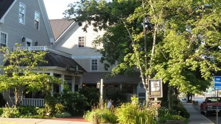 Artists Colony Inn & Restaurant