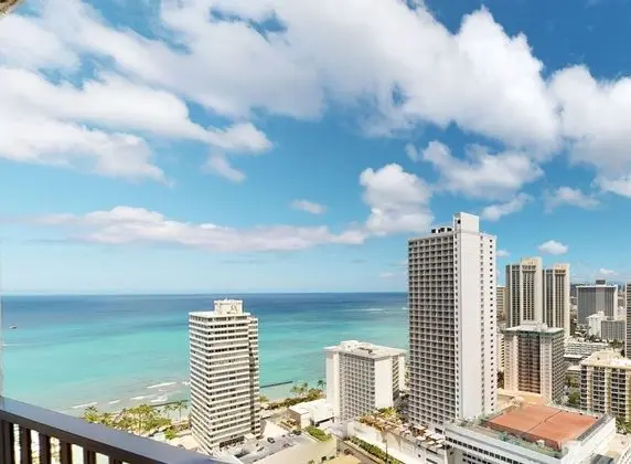 Artsy 32nd Floor Condo With Modern Furnishings & Gorgeous Ocean Views by Redawning - Öne Çıkan Resim