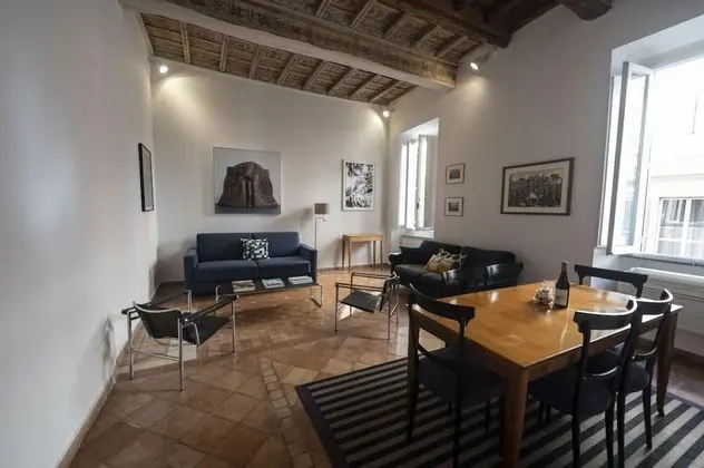 Artsy and Ancient Apartment Near Pantheon
