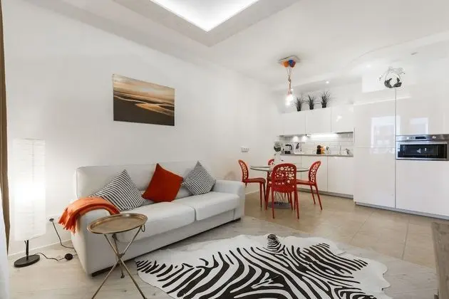 Artsy Apartment near Nevsky