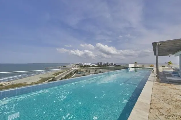Artsy Oceanview Condo W Incredible Rooftop Pool