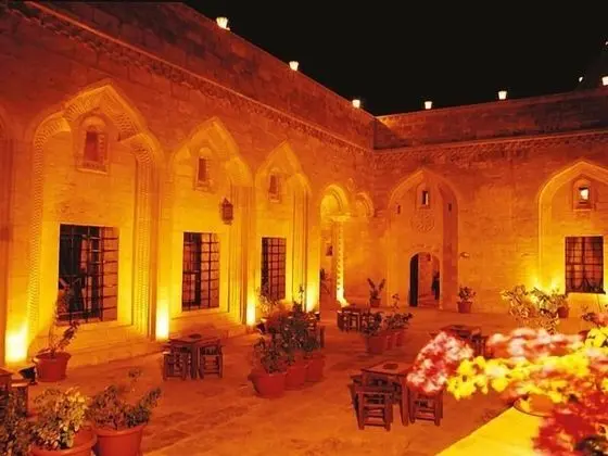 Artuklu Kervansarayı