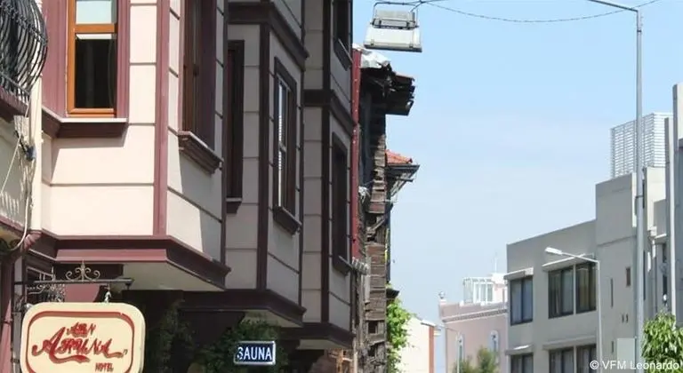 Aruna Hotel