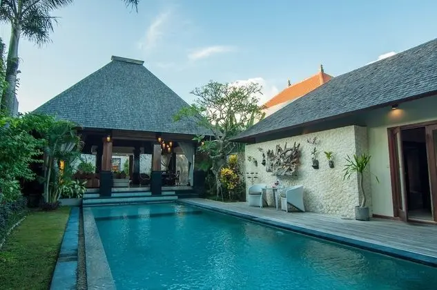 Arwana Estate