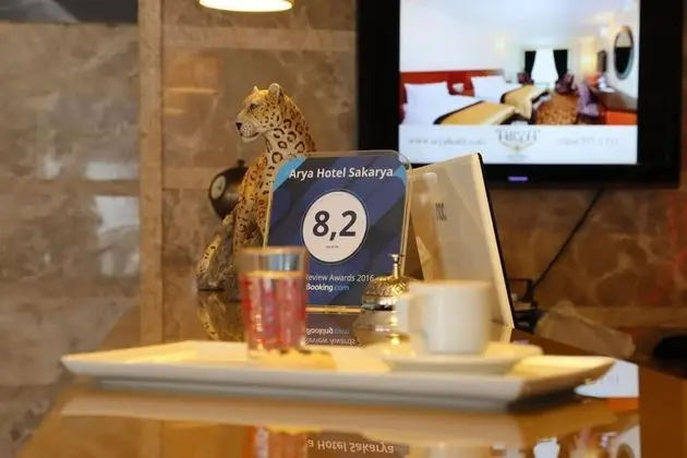 Arya Hotel Business Deluxe - Oda